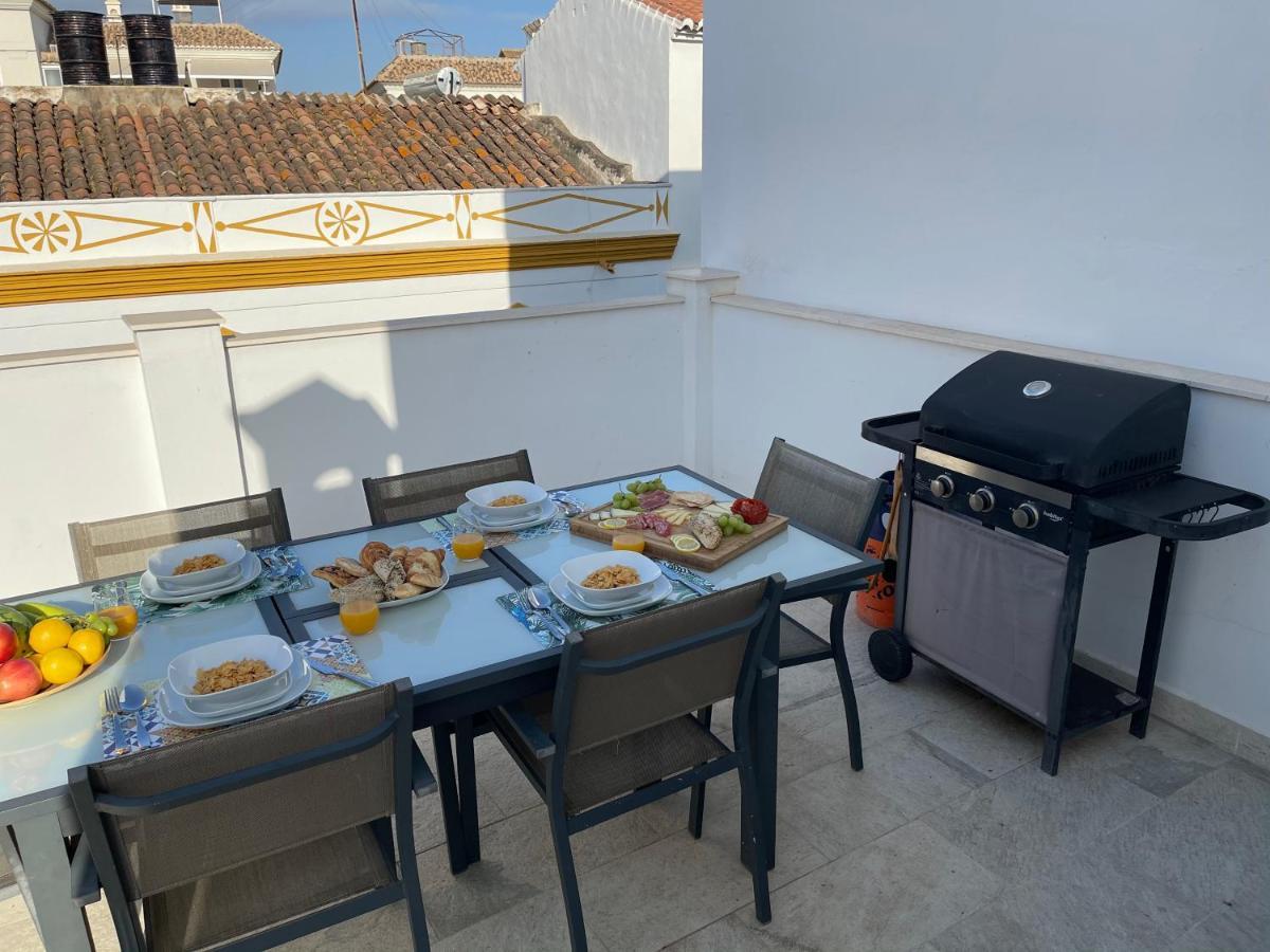 Villa New Townhouse In The Heart Of Nerja With Jacuzzi Exterior foto